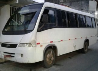 Micro-ônibus que levava passageiros para fazer exames médicos em Salvador é assaltado na BR-116