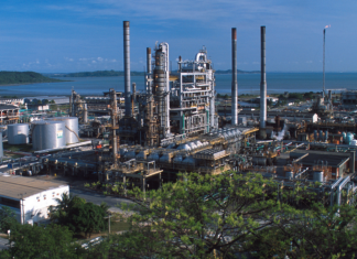 Petrobras reduz em 0,59% preço da gasolina nas refinarias