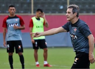 Contra o Flu, Vitória tentará mostrar reação também fora de casa