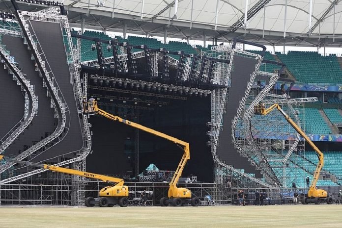 2467F0DF-6D7A-41C5-8451-690DD6B7CFFE