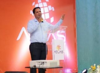 Eures protesta contra não pagamento dos royalties: ‘Rui não sai do estudo’