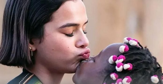 534AF9A0-DC6A-4652-B44C-2EAFD7500836