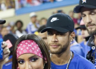 Neymar e Anitta beijam muito em área reservada na Sapucaí; fotos mostram os dois juntos
