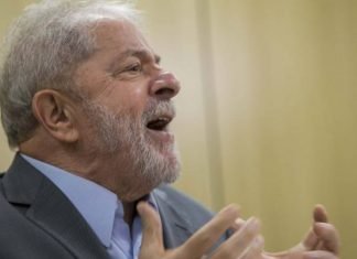Assista: Brasil é governado por um bando de maluco, diz Lula em entrevista na prisão