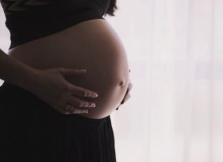 Gravidez é principal motivo para casamento infantil em 3 cidades na BA, diz estudo