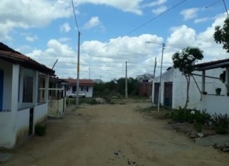 Vereador Roberto comemora energia elétrica para mais 30 famílias no Santiago