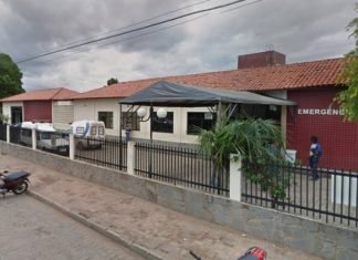 Jovem recebe 13 facadas dentro de bar e diz que prima e amigos cometeram o crime