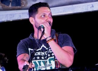 Vocalista da banda Chicana morre em acidente de carro