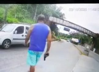 Homem armado ameaça guardas na entrada do Porto de Aratu, na Bahia