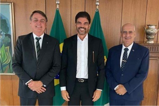 cajado_zz40fa00f2f5-1