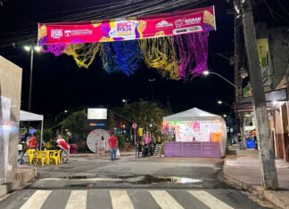 COM PRAÇA LOTADA, TURISTAS CURTEM QUATRO NOITES DE FESTEJOS NO CARNAVAL DE IBICOARA.