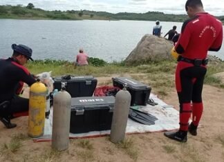 São Gonçalo dos Campos: Bombeiros e Marinha continuam procurando por adolescente desaparecido após naufrágio