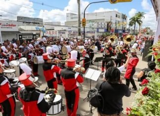 SAJ: Hasteamento da bandeira e desfile cívico marcaram a comemoração dos 143 anos de emancipação política
