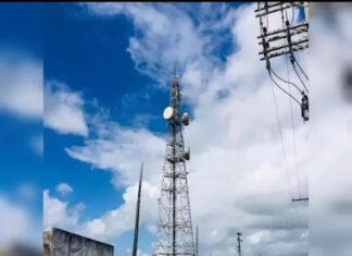 Técnico de manutenção cai de torre telefônica em Muritiba