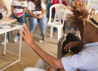 Amargosa: Alunos do Grupo Escolar Sonho Meu dialogam sobre as escrevivências do poeta e músico Casimiro Neri