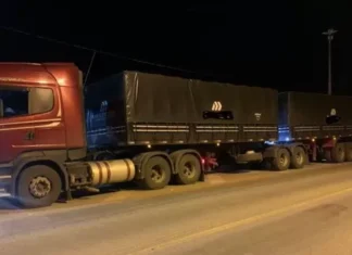 Seabra: Caminhão é apreendido transportando quase 40 toneladas de feijão sem nota
