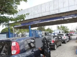 Fila para embarque no Terminal de Bom Despacho chega a mais de 4 horas