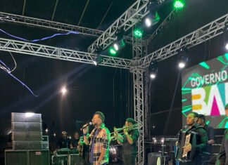 Praça lotada nos festejos em Comemoração a Campo Alegre