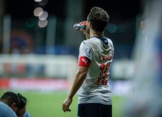 Expulso pela primeira vez no Bahia, Everton Ribeiro vira desfalque contra o Santos