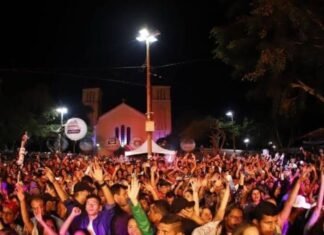 SUCESSO: ANNA CATARINA FAZ SHOW INESQUECIVEL EM ITAPARICA