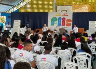 Palestra de Ricardo Ishmael atrai multidão na FLIC em São Felipe