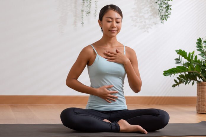 edicaseo-vacuo-abdominal-alem-dos-fins-esteticos-favorece-a-saude-e-o-bem-estar-do-corpo-imagem-220-selfmade-studio-shutterstock-zk32c4bdb-1
