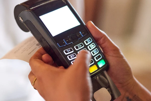 maquinas-de-cartao-sao-alvos-de-fraude-2855341-article