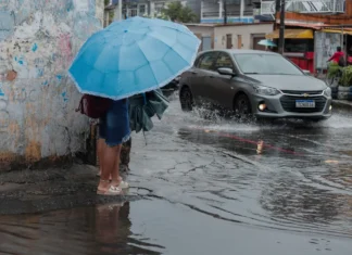 Alerta! Bahia terá chuva intensa e Centro-Oeste enfrenta calor de 40 °C