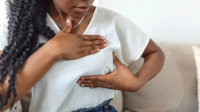 mulher-negra-seio-peito-mama-cancer-outubro-rosa-foto-divulgacao-984x553-1